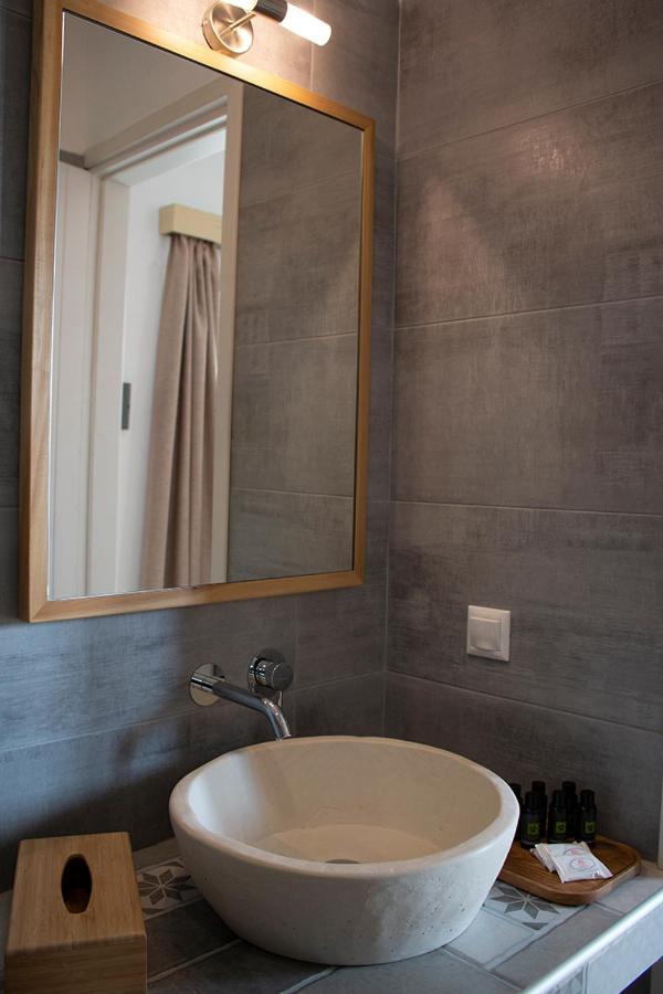 Agnadema Luxury Residences Schoinoussa エクステリア 写真
