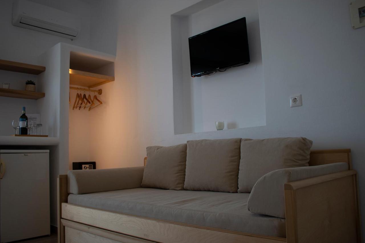 Agnadema Luxury Residences Schoinoussa エクステリア 写真